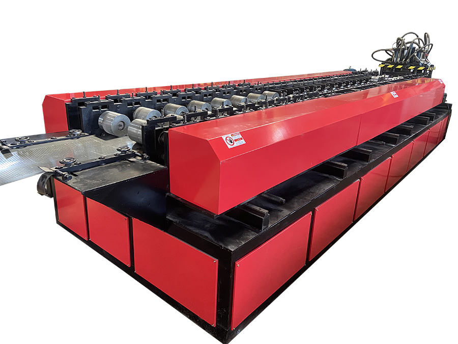 Highway guardrail roll forming machine