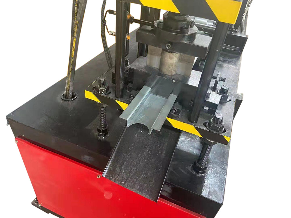 Non Stop Cutting Rolling Forming Machine